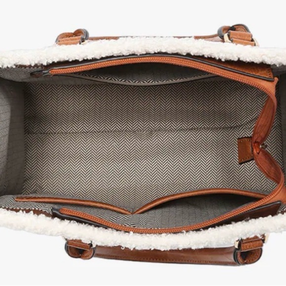 JEN & CO Elegant Sherpa Trim Tote - Picture 3 of 4
